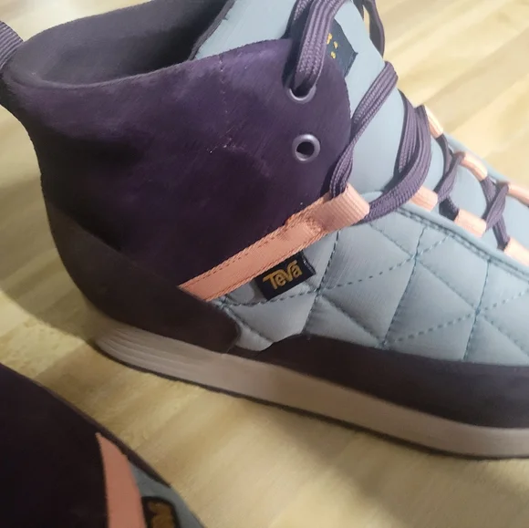 NWT Size 11 Teva Women's Blue and Purple Quilted  Commute Wayerproof Shoes - Picture 5 of 6